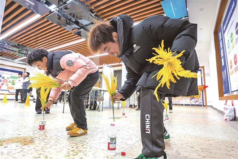 校园民俗活动迎接“二月二”