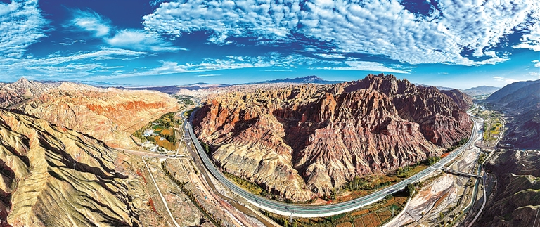 张掖世界地质公园：丹霞四季 诗画人间