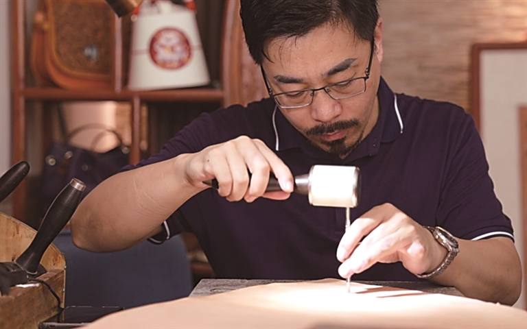 旅顺皮雕：一刀一刻凝匠心