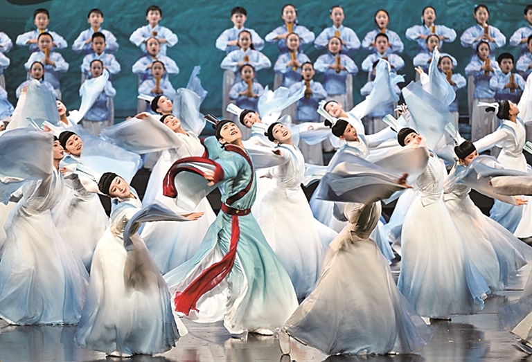 当“约戏”成为新社交方式——年轻人为何爱上剧场 当“约戏”成为新社交方式——年轻人为何爱上剧场