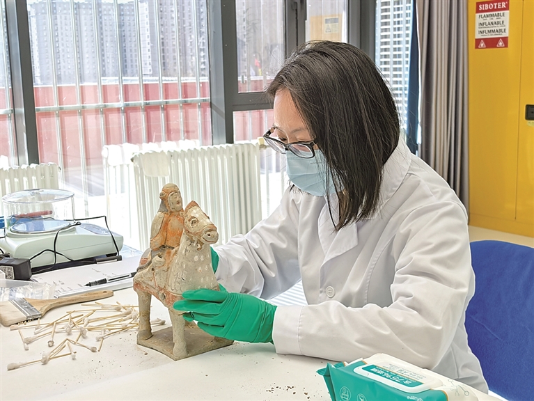 以耐心与科技“唤醒”千年瑰宝