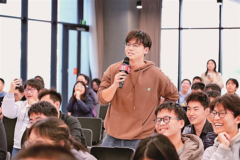 “在这里，看见更广阔的世界”