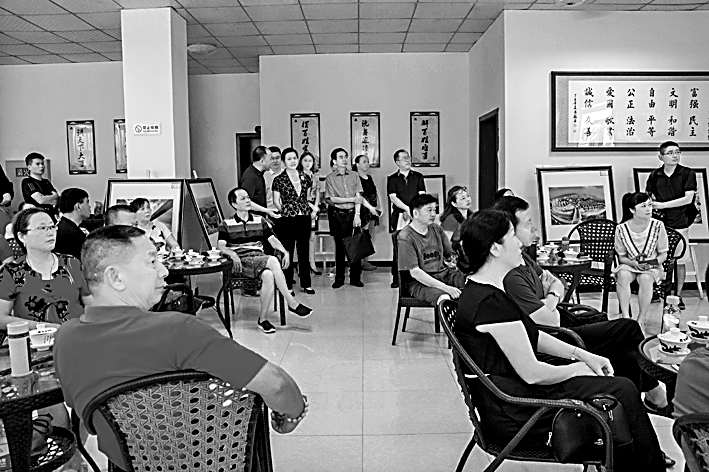 “麻雀艺评”：大众成了“文艺评论员”