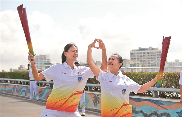 第六届亚沙会火炬传递在三亚举行 第六届亚沙会火炬传递在三亚举行