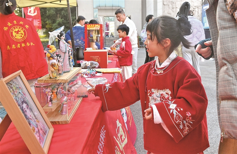 艺术走出剧场、走进人心 艺术走出剧场、走进人心