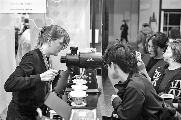 第三十四届上海国际酒店及餐饮业博览会举行