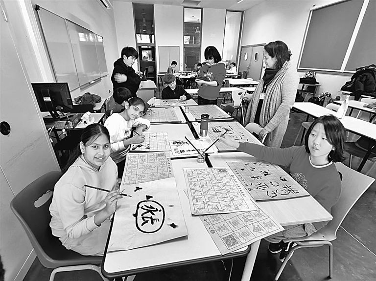 中文教育架起中法文明交流连心桥