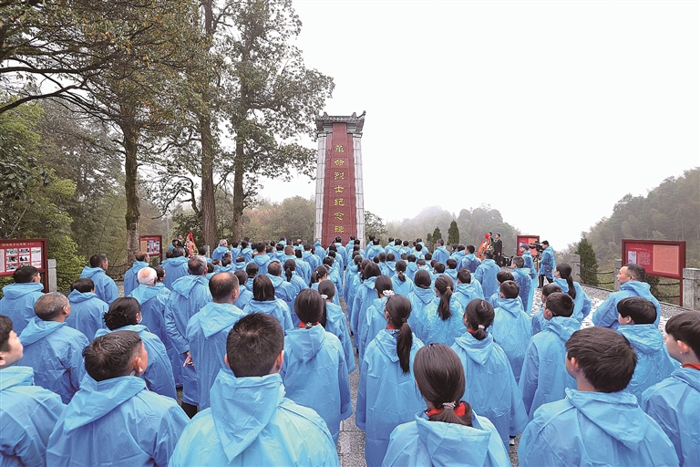 【提灯·为烈士寻亲之十八】朱建盛烈士后人神山村认亲