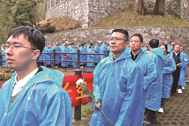 【提灯·为烈士寻亲之十八】朱建盛烈士后人神山村认亲