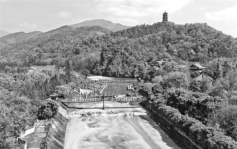 都江堰放水节开启成都平原春灌