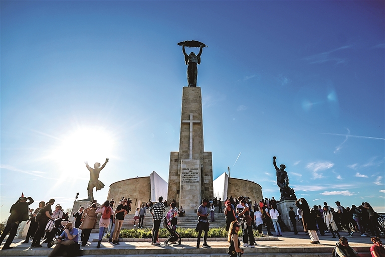 布达佩斯：齐代德拉城堡重新开放