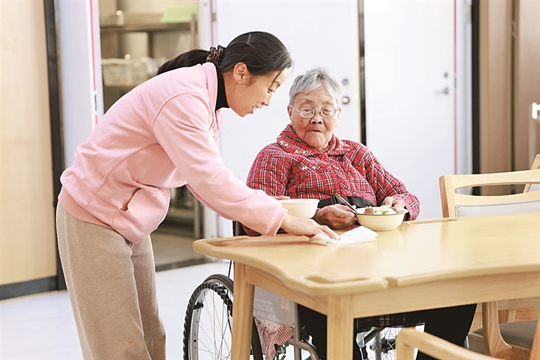 “朝阳”队伍守护“夕阳”美好——走近养老服务人员群体