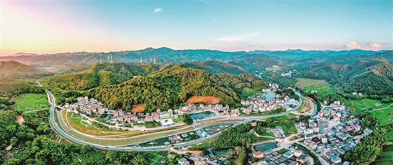 从“兴一村”到“强一片”——广东省惠州市以片区化推进乡村振兴观察 从“兴一村”到“强一片”——广东省惠州市以片区化推进乡村振兴观察