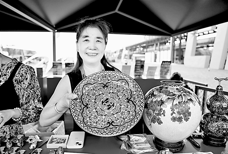 擦亮“中国服务”金字招牌 擦亮“中国服务”金字招牌