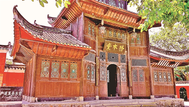 光明文化周末:务本堂前 光明文化周末:务本堂前