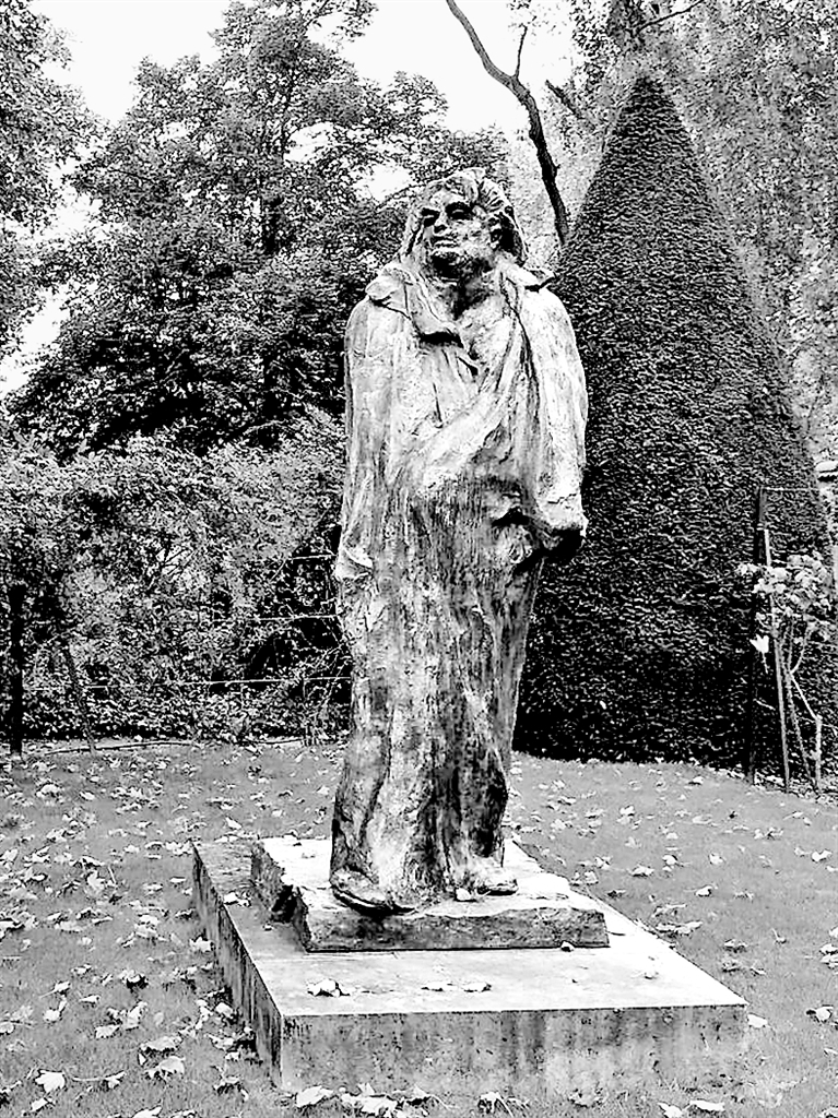 光明文化周末:睡袍里的文学家 光明文化周末:睡袍里的文学家