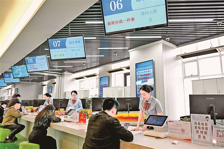 坚持依法治国与依规治党有机统一