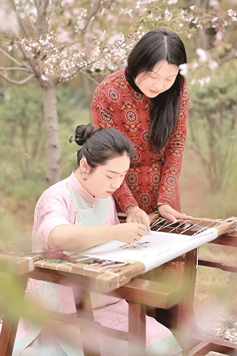 “山花”竞放姑苏城——江苏苏州民间文艺保护传承成果丰硕 “山花”竞放姑苏城——江苏苏州民间文艺保护传承成果丰硕