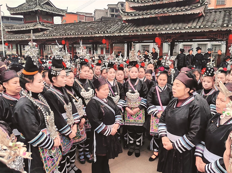 苗乡侗寨里，文化正鲜亮嘞