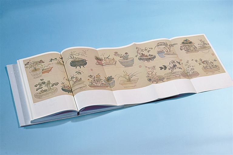 《梅鉴》：不知是雪是梅花