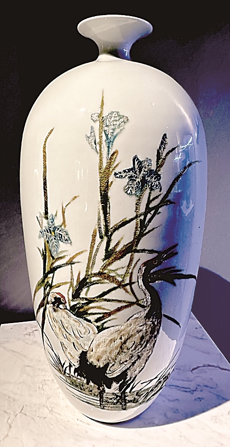 刀锋游素骨 雅色沁莹瓷——南京瓷刻技艺的守正创新