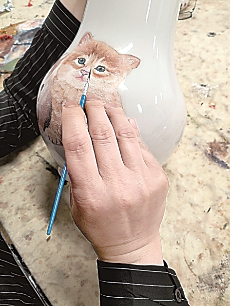 刀锋游素骨 雅色沁莹瓷——南京瓷刻技艺的守正创新