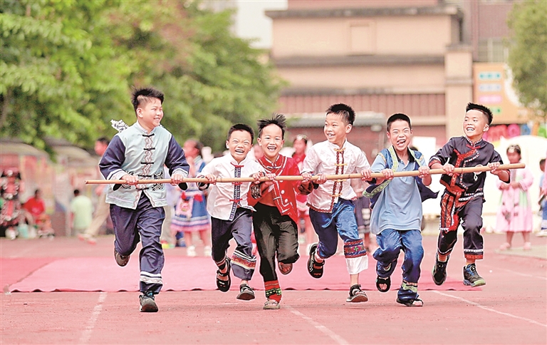 三月三“趣广西”：和徐霞客一起赶趟春天的集
