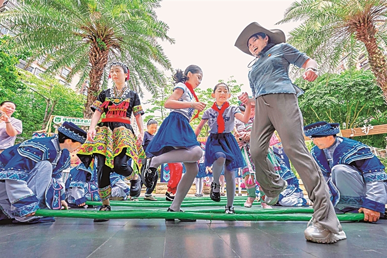 三月三“趣广西”：和徐霞客一起赶趟春天的集