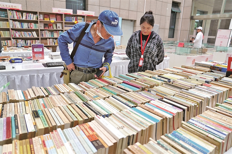 让红色基因在书香中代代相传——第五届全民阅读大会活动侧记