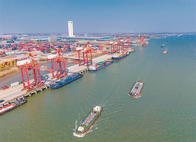 智能航运通达五洲——新质生产力引领我国航运产业高质量发展