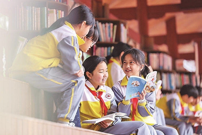 字里行间，共沐书香——首个“全民阅读活动周”扫描