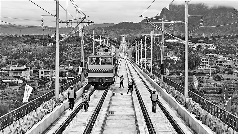 南珠高铁玉岑段工程建设进入冲刺阶段