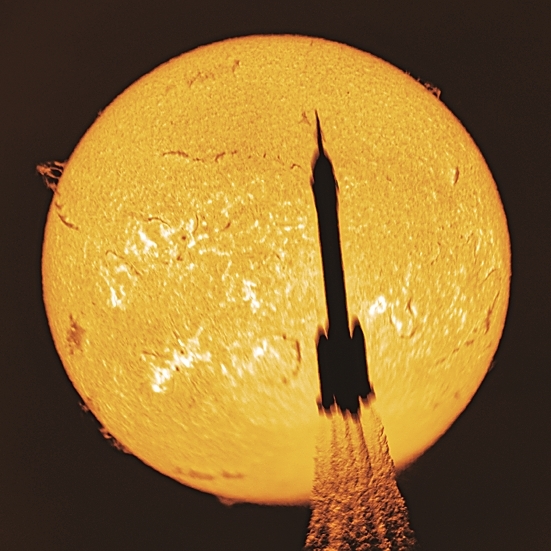 苍穹为卷，星轨作笔，共谱中国航天新乐章——写在中国航天日到来之际