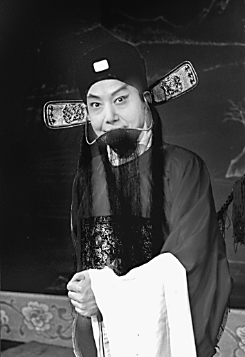赋予传统角色更细腻情感层次——谈昆剧《烂柯山》的老生表演 赋予传统角色更细腻情感层次——谈昆剧《烂柯山》的老生表演