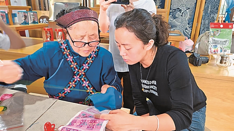 贵阳花溪苗绣：正挑反用 数纱而绣
