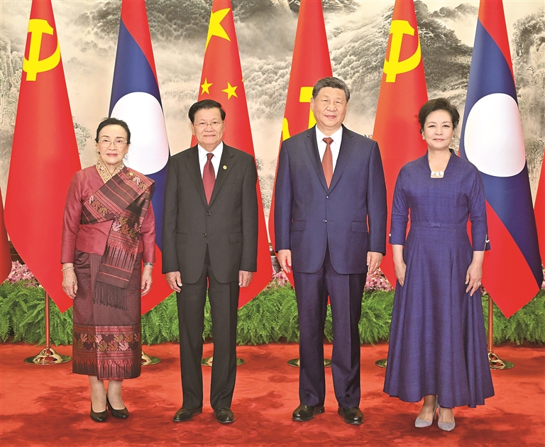 习近平同老挝人民革命党中央总书记、国家主席通伦举行会谈