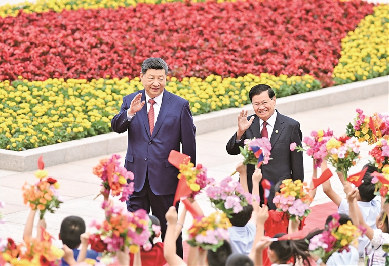 习近平同老挝人民革命党中央总书记、国家主席通伦举行会谈