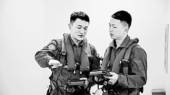 创新管理 勤俭务实 法治固基——专家解码军事治理现代化实践路径 创新管理 勤俭务实 法治固基——专家解码军事治理现代化实践路径