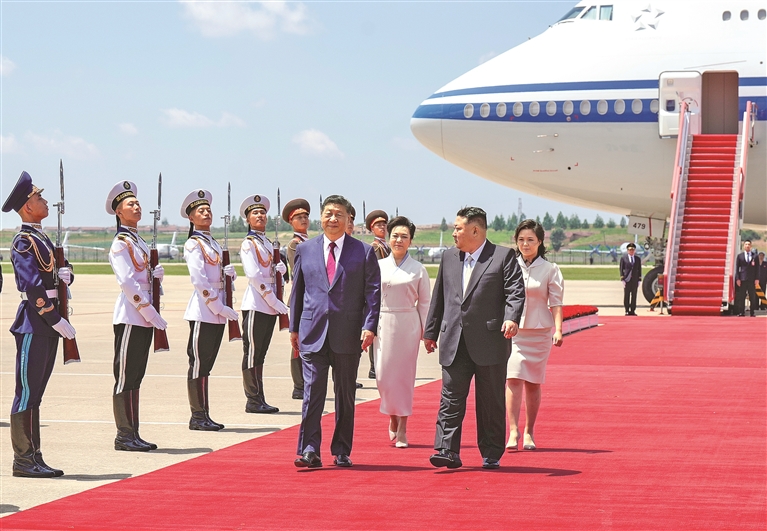离京对朝鲜进行国事访问 习近平抵达平壤 离京对朝鲜进行国事访问 习近平抵达平壤