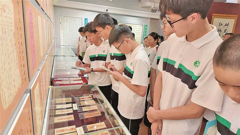 听,档案里的动人故事