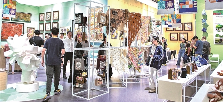 非遗作品亮相毕业展