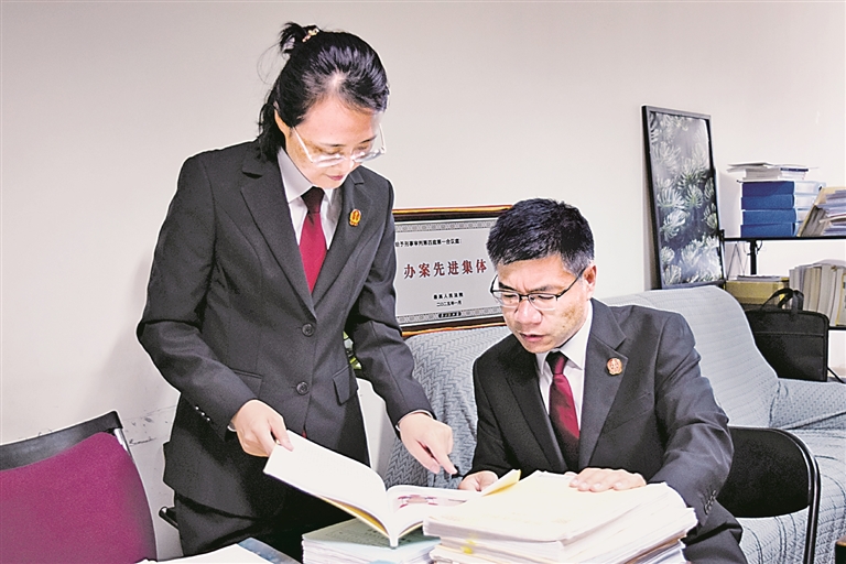 法槌起落间，青春作答时——新时代青年法官的法治答卷