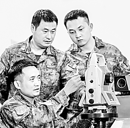 初心如炬托举“大国长剑”腾飞——写在战略导弹部队组建六十周年之际