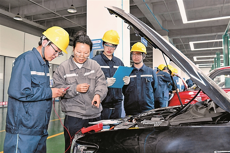 教育之光辉耀中华民族复兴路 教育之光辉耀中华民族复兴路