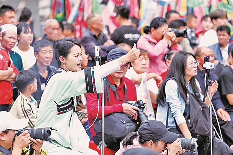古典小说评点传统与新大众文艺评论话语构建