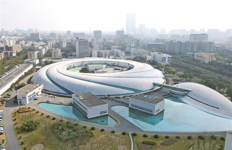 在极限处寻找国家竞争力的源头——与院士一起“追问极限”