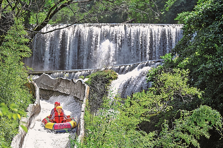 清凉变产业 宜游更宜居——贵州探索旅居产业特色发展之路 清凉变产业 宜游更宜居——贵州探索旅居产业特色发展之路