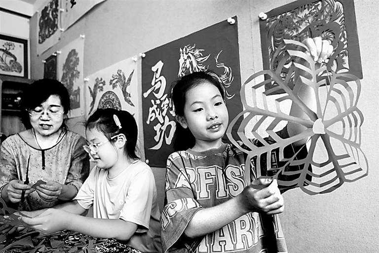 从“拍照打卡”到“入脑入心”——这份暑假作业,如何让孩子爱上劳动 从“拍照打卡”到“入脑入心”——这份暑假作业,如何让孩子爱上劳动