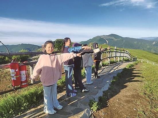 “花样”过暑假
