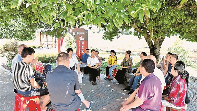 湖南娄底：“村讲”共话乡土温度